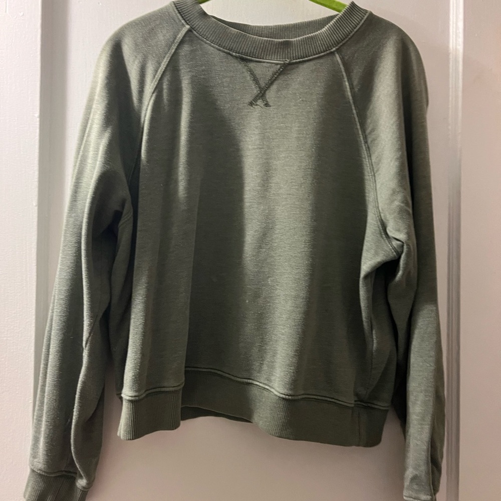 Scoop neck green sweater